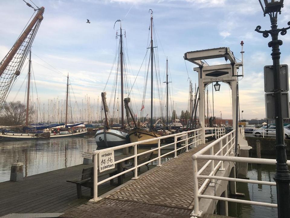 Polarstern - Unique Boatstay! Monnickendam Exterior foto